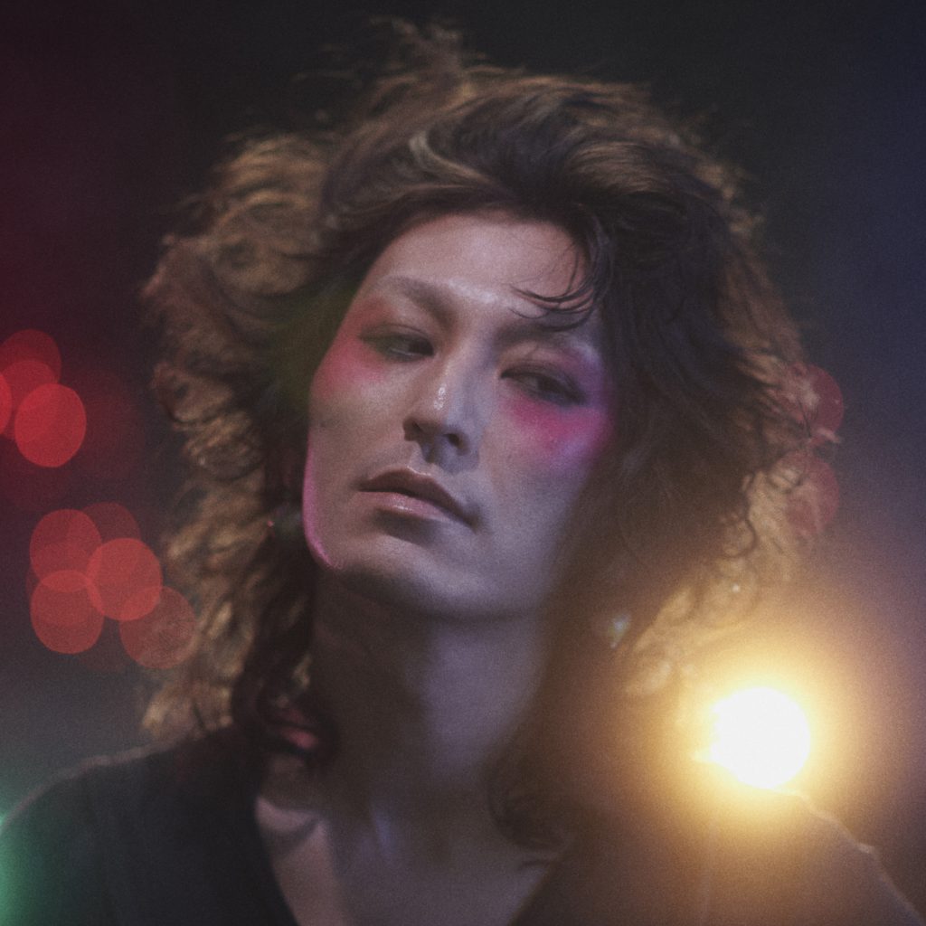 【時間決定】5/6(土)12:30「ドレスコーズの味園ユニバース」【極音】決定。終映後には志磨遼平×ジュリアン・ビアバン・レヴィ監督トークイベントも。Web予約／窓口販売開始は5/1(月)正午から